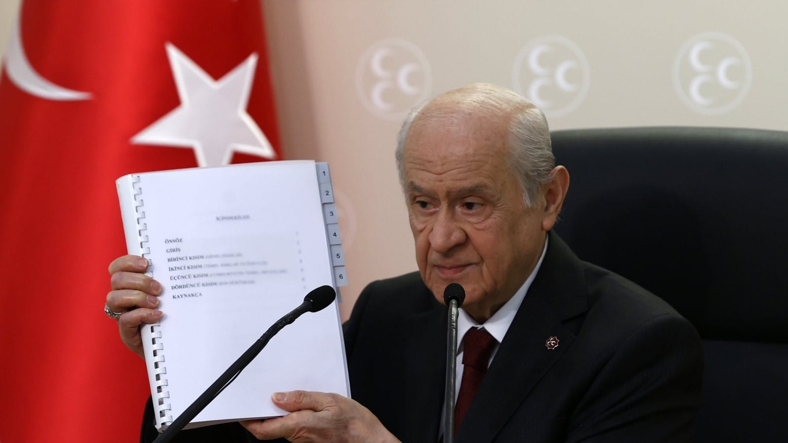 مەهەپە دژی مافەکانی کورد لە دەستووری تورکیا و خوێندن بە زمانی کوردی دەوەستێتەوە