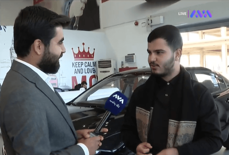 ئاڤا، سوپڕایز بۆ کوڕە شەهیدێکی زیانلێکەوتووی لافاوەکەی چەمچەماڵ دەکات