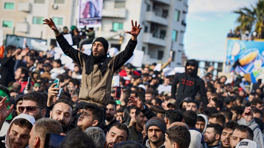 خۆپیشاندانی عەلەوییەکان لە سووریا بەڕێوەچوو؛ کوژراو و برینداری لێکەوتەوە