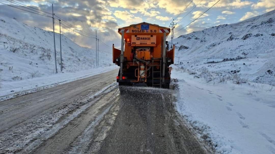 بۆچی خوێ لە تواندنەوەی بەفری ڕێگاکان بەکاردێت؟