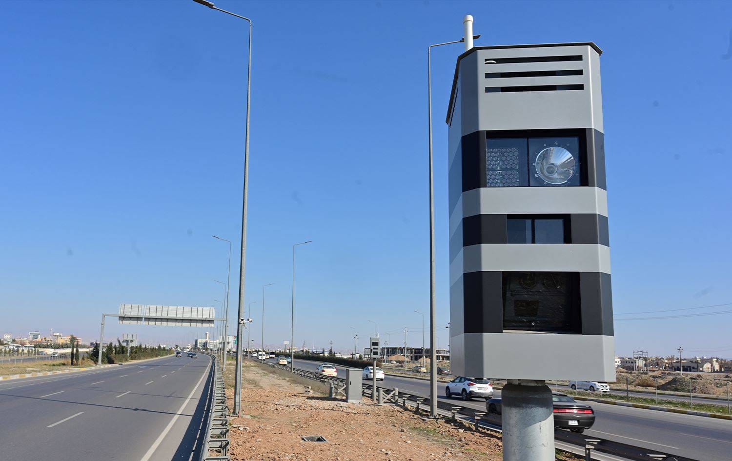 كامێرای تایبەت بە سزادانی ئەو شۆفێرانەی مۆبایل بەكاردەهێنن دەكەوێتە كار