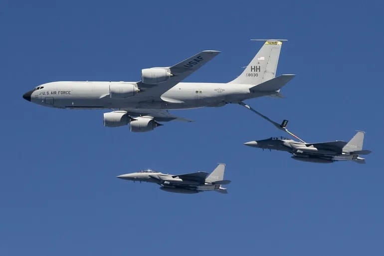 14 فڕۆکەی جەنگیی ئەمریکا لە هاوایی و قەتەرەوە بەڕێکەوتن