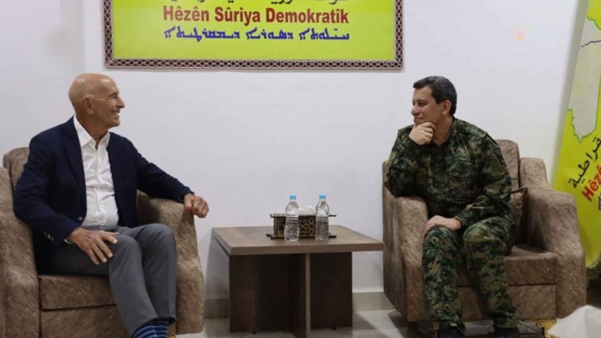 تۆم باراک، نێردەی تایبەتی سەرۆکی ئەمریکا و مەزڵووم عەبدی لە هەولێر کۆدەبنەوە