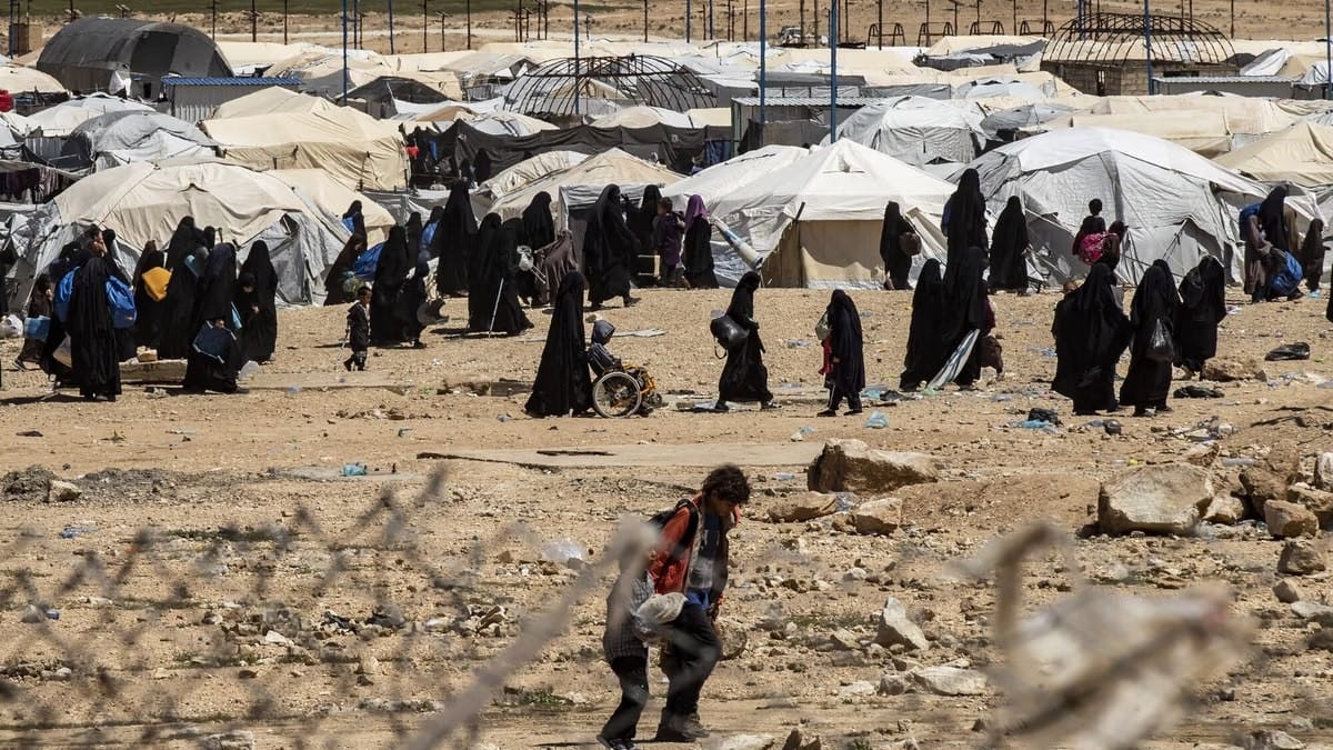 هەسەدە هۆکاری کشانەوەی لە کەمپی هۆل بۆ بێباکی هاوپەیمانی نێودەوڵەتیی دەگەڕێنێتەوە