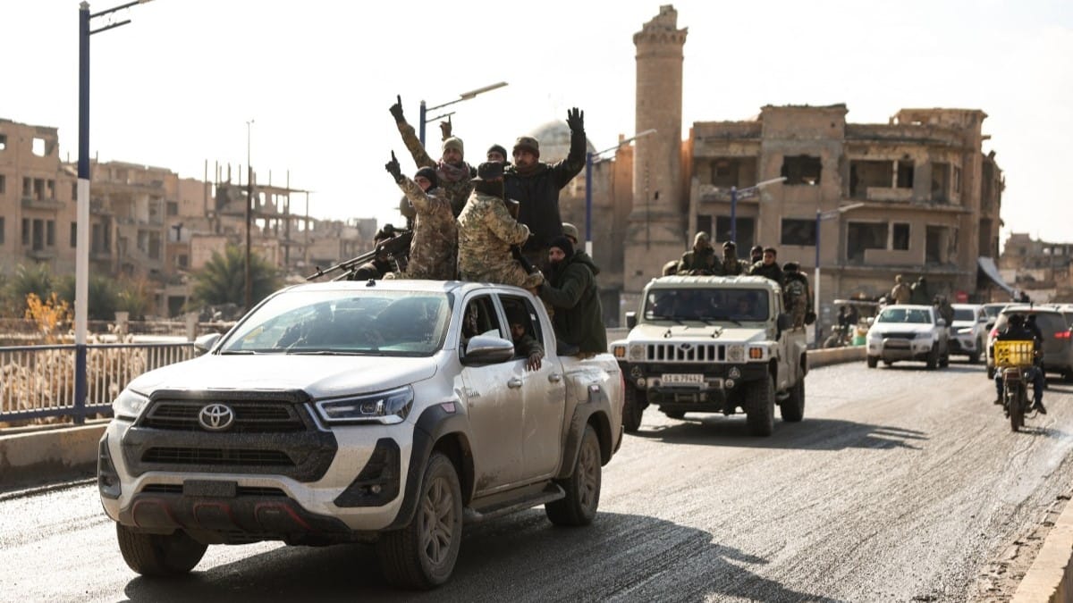 ئیلهام ئەحمەد: دیمەشق لە پێشێلکردنی ئاگربەست و گەمارۆدانی شارەکانمان بەردەوامە