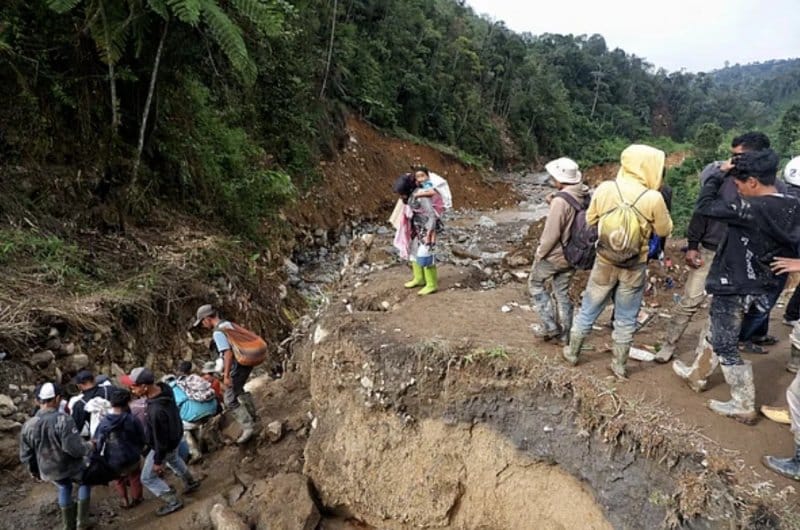 بەهۆی ڕۆچوونی زەوی لە ئەندۆنوسیا حەوت کەس گیانیان لەدەستدا