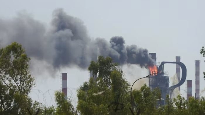 ڕۆژنامەیەکی ئەمریکی: ئێران فرۆشی نەوتی زیادکردووە بەڵام پارەیەکی کەمی دەستدەکەوێت