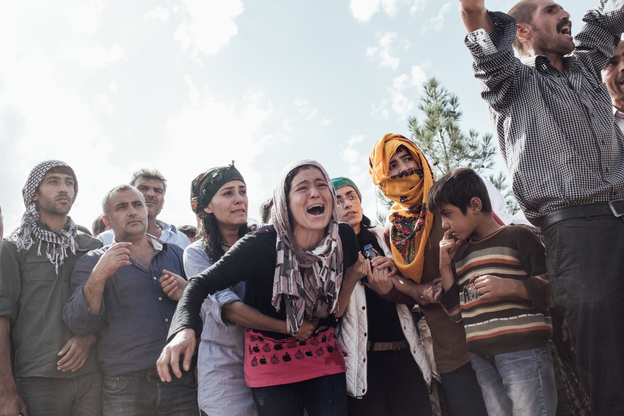 ئاڤا لەزاری هاونیشتمانییەک دۆخی سەختی شاری کۆبانێ دەگێڕێتەوە