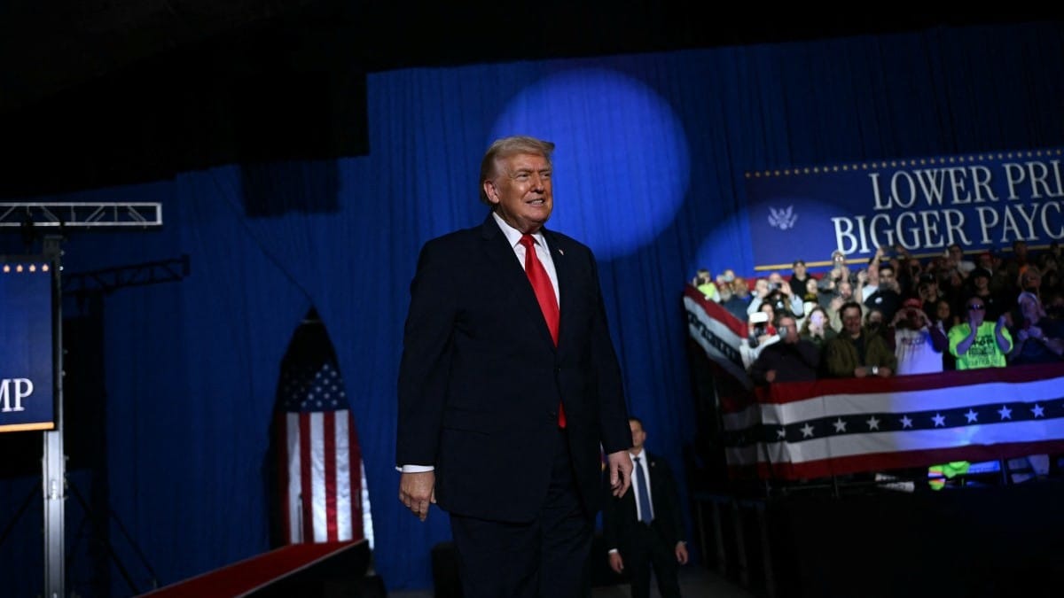 ترەمپ پەیامێکی تووند بۆ ئێران دەنێرێت: کەشتیگەلێکی زەبەلاح بەڕێوەیە