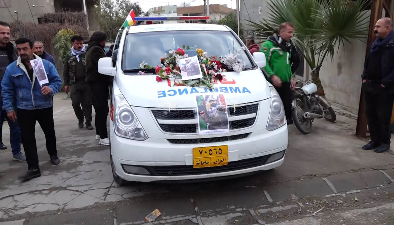 کەرکووک بە ئاڵای کوردستانەوە پێشوازیی لە شەهید ئەحمەد دەکات