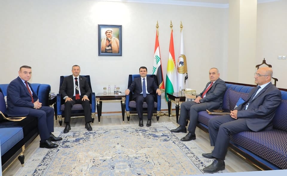 کۆبوونەوەی سەرۆکی دیوانی ئەنجوومەنی وەزیران لەگەڵ بەرپرسانی ئیداری سنوورەکانی سلێمانی و هەڵەبجە